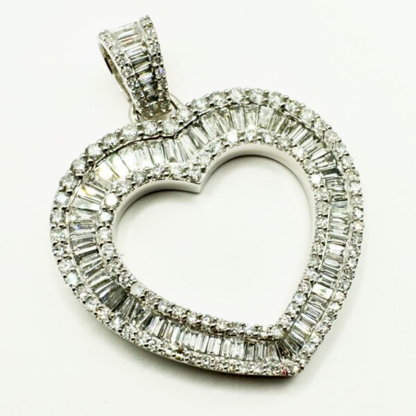 White Gold Diamond Pendant Heart Shaped 3ct